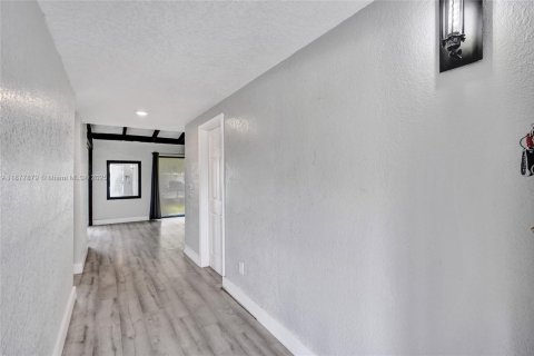 Villa ou maison à vendre à Miami Gardens, Floride: 3 chambres № 1931785 - photo 6
