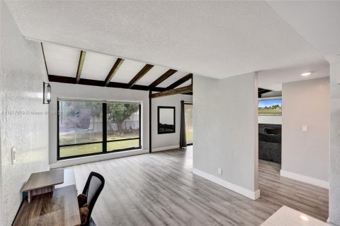 Villa ou maison à vendre à Miami Gardens, Floride: 3 chambres № 1931785 - photo 10