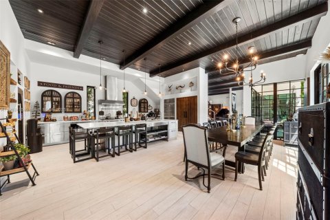 House in Miami, Florida 4 bedrooms, 332.5 sq.m. № 1955960 - photo 15