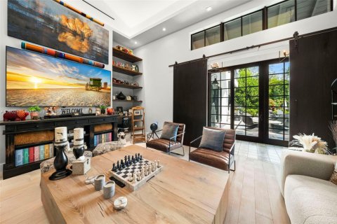 House in Miami, Florida 4 bedrooms, 332.5 sq.m. № 1955960 - photo 24