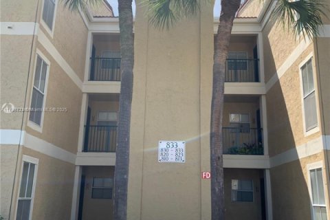 Condominio en venta en Coral Springs, Florida, 2 dormitorios, 91.04 m2 № 1863386 - foto 1