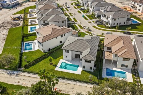 Дом в Майами, Флорида 5 спален № 1999250