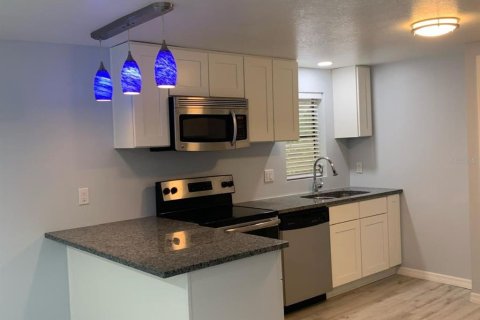 Immobilier commercial à vendre à Bradenton, Floride: 2 chambres, 133.78 m2 № 1833620 - photo 7