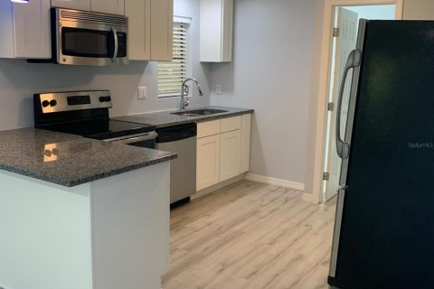 Immobilier commercial à vendre à Bradenton, Floride: 2 chambres, 133.78 m2 № 1833620 - photo 8