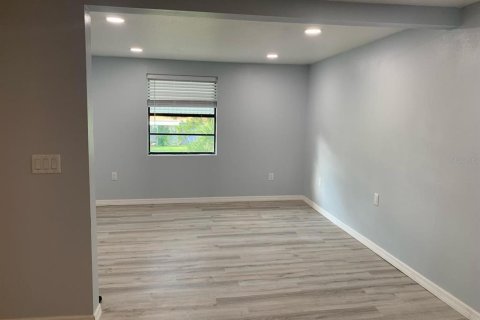 Immobilier commercial à vendre à Bradenton, Floride: 2 chambres, 133.78 m2 № 1833620 - photo 10