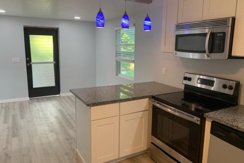 Immobilier commercial à vendre à Bradenton, Floride: 2 chambres, 133.78 m2 № 1833620 - photo 5