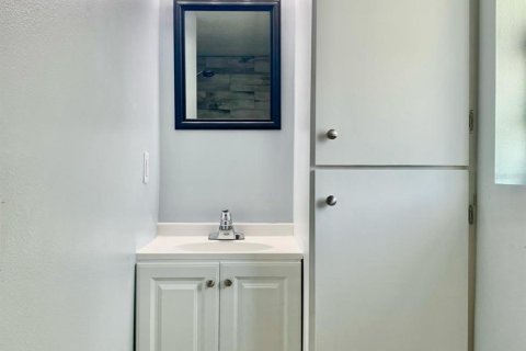 Immobilier commercial à vendre à Bradenton, Floride: 2 chambres, 133.78 m2 № 1833620 - photo 16