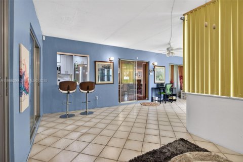 Купить виллу или дом в Тамарак, Флорида 2 спальни, 156.26м2, № 2048712 - фото 29