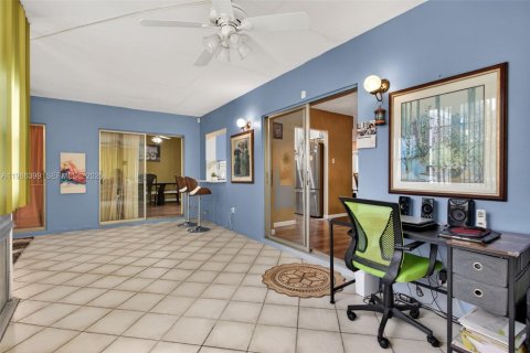 Купить виллу или дом в Тамарак, Флорида 2 спальни, 156.26м2, № 2048712 - фото 25