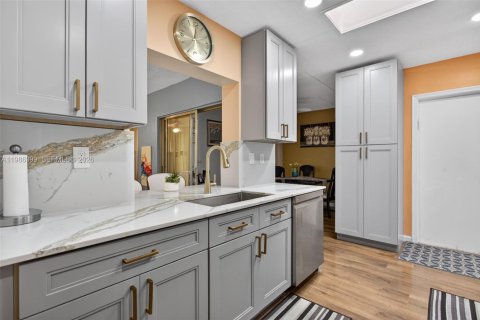 Купить виллу или дом в Тамарак, Флорида 2 спальни, 156.26м2, № 2048712 - фото 2