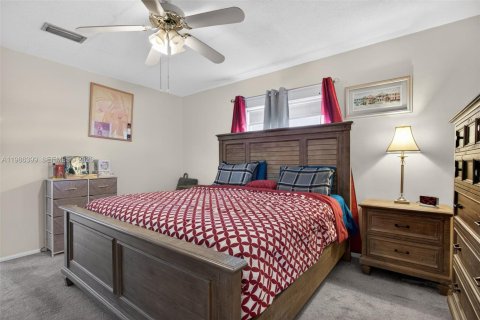 Купить виллу или дом в Тамарак, Флорида 2 спальни, 156.26м2, № 2048712 - фото 11