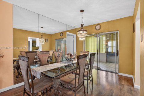 Купить виллу или дом в Тамарак, Флорида 2 спальни, 156.26м2, № 2048712 - фото 18