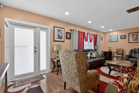 Купить виллу или дом в Тамарак, Флорида 2 спальни, 156.26м2, № 2048712 - фото 3