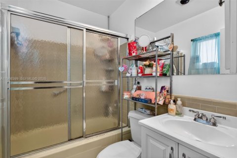 Купить виллу или дом в Тамарак, Флорида 2 спальни, 156.26м2, № 2048712 - фото 22