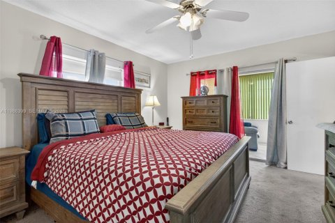 Купить виллу или дом в Тамарак, Флорида 2 спальни, 156.26м2, № 2048712 - фото 19