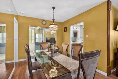 Купить виллу или дом в Тамарак, Флорида 2 спальни, 156.26м2, № 2048712 - фото 7