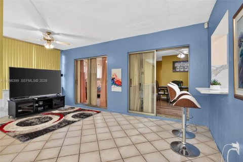 Купить виллу или дом в Тамарак, Флорида 2 спальни, 156.26м2, № 2048712 - фото 24