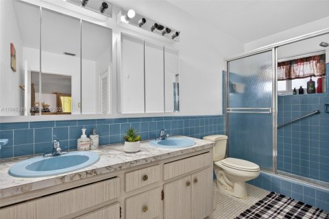 Купить виллу или дом в Тамарак, Флорида 2 спальни, 156.26м2, № 2048712 - фото 20