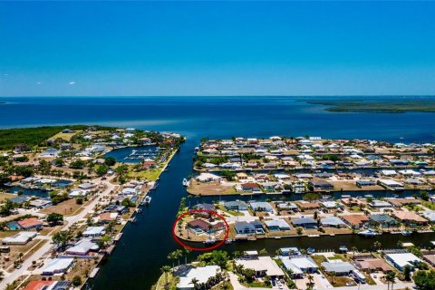 Купить виллу или дом в Порт-Шарлотт, Флорида 12 комнат, 230.58м2, № 1722256 - фото 4