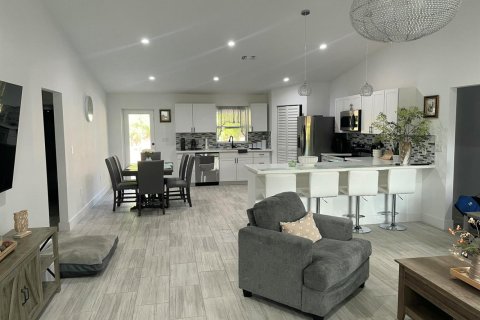 Купить виллу или дом в Клуистон, Флорида 3 комнаты, 176.14м2, № 2146171 - фото 9