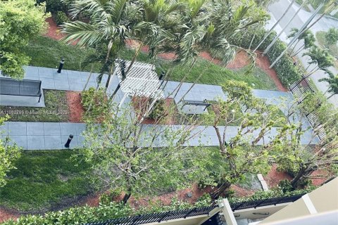 Condominio en alquiler en Miami, Florida, 1 dormitorio, 73.95 m2 № 1928524 - foto 25