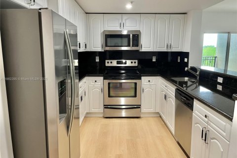 Copropriété à louer à Miami, Floride: 1 chambre, 73.95 m2 № 1928524 - photo 4