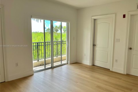 Condominio en alquiler en Miami, Florida, 1 dormitorio, 73.95 m2 № 1928524 - foto 19