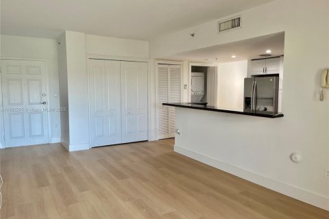 Copropriété à louer à Miami, Floride: 1 chambre, 73.95 m2 № 1928524 - photo 11