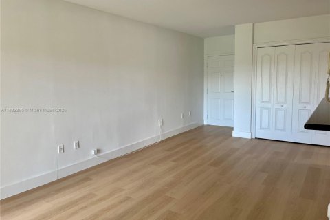 Condominio en alquiler en Miami, Florida, 1 dormitorio, 73.95 m2 № 1928524 - foto 10