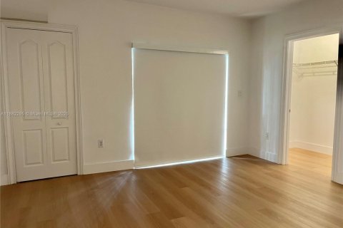 Condominio en alquiler en Miami, Florida, 1 dormitorio, 73.95 m2 № 1928524 - foto 17