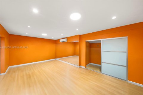 Casa en venta en Hollywood, Florida, 4 dormitorios, 313.92 m2 № 1983928 - foto 30