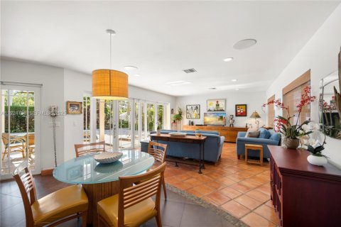 Casa en venta en Hollywood, Florida, 4 dormitorios, 313.92 m2 № 1983928 - foto 12