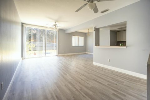 Townhouse in Davenport, Florida 3 bedrooms, 123.56 sq.m. № 1658238 - photo 2