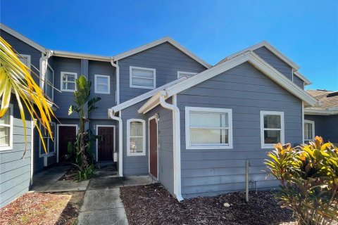 Townhouse in Davenport, Florida 3 bedrooms, 123.56 sq.m. № 1658238 - photo 1