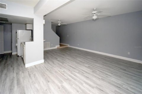 Townhouse in Davenport, Florida 3 bedrooms, 123.56 sq.m. № 1658238 - photo 4