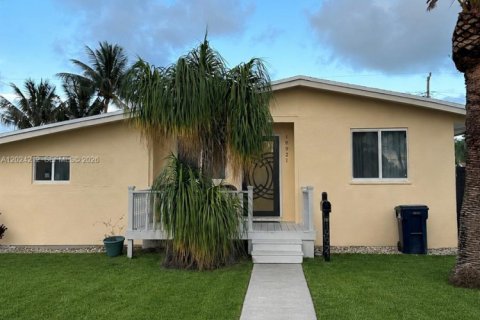 Villa ou maison à Cutler Bay, Floride 2 chambres, 192.49 m2 № 2085360