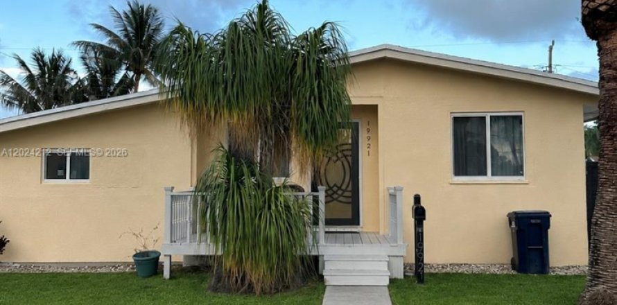 Villa ou maison à Cutler Bay, Floride 2 chambres, 192.49 m2 № 2085360