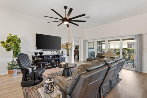 House in The Villages, Florida 3 bedrooms, 175.77 sq.m. № 2360696 - photo 11