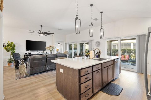House in The Villages, Florida 3 bedrooms, 175.77 sq.m. № 2360696 - photo 7
