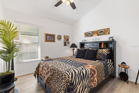 House in The Villages, Florida 3 bedrooms, 175.77 sq.m. № 2360696 - photo 18