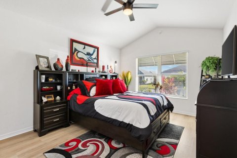 House in The Villages, Florida 3 bedrooms, 175.77 sq.m. № 2360696 - photo 16