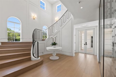 House in Coral Gables, Florida 6 bedrooms, 683.2 sq.m. № 1858604 - photo 5