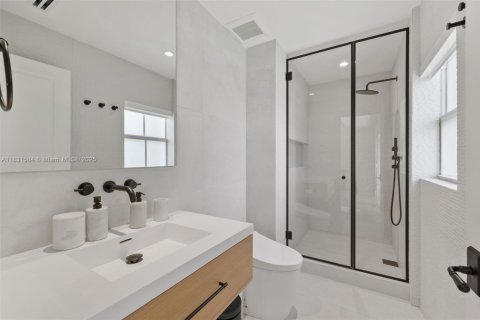 House in Coral Gables, Florida 6 bedrooms, 683.2 sq.m. № 1858604 - photo 18