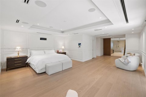 House in Coral Gables, Florida 6 bedrooms, 683.2 sq.m. № 1858604 - photo 13
