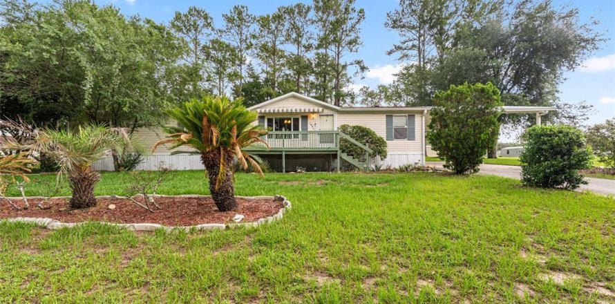 House in Ocala, Florida 3 bedrooms, 183.95 sq.m. № 2102524
