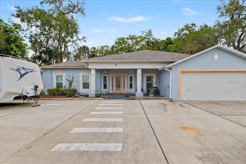 Commercial property in Edgewater, Florida 208.57 sq.m. № 2223322