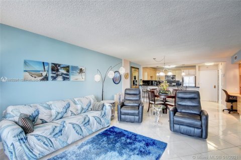 Condominio en alquiler en Hollywood, Florida, 1 dormitorio, 83.61 m2 № 2255965 - foto 23