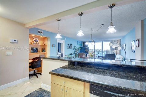 Condominio en alquiler en Hollywood, Florida, 1 dormitorio, 83.61 m2 № 2255965 - foto 16