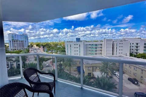 Condo in Miami Beach, Florida, 2 bedrooms № 2244333 - photo 16