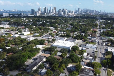 Villa ou maison à vendre à Miami, Floride: 3 chambres, 156.08 m2 № 2078247 - photo 4